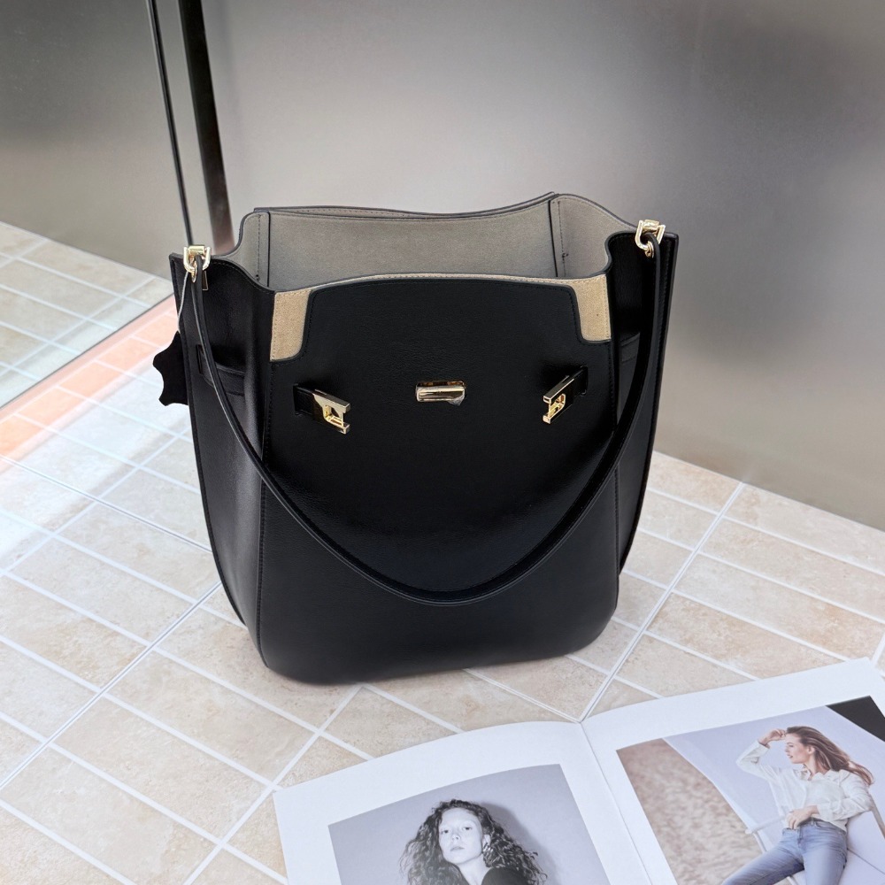 Neue Bucket Bag im Old-Money-S – Luxury Bags Tote Bewertung und Preis